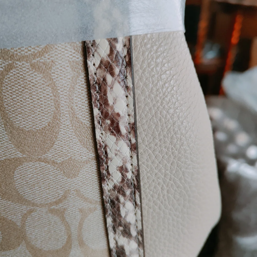 Coach wallet and purse - Picture 3 of 12